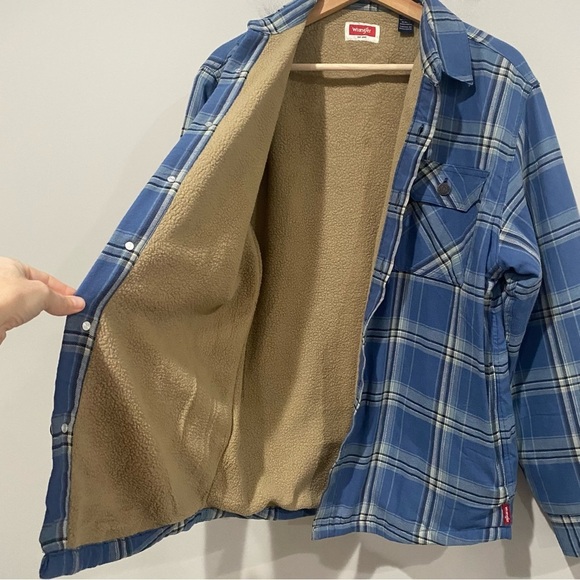 WRANGLER Men’s Plaid Shacket Sherpa Lined Blue White Warmth Size Small - Picture 7 of 12